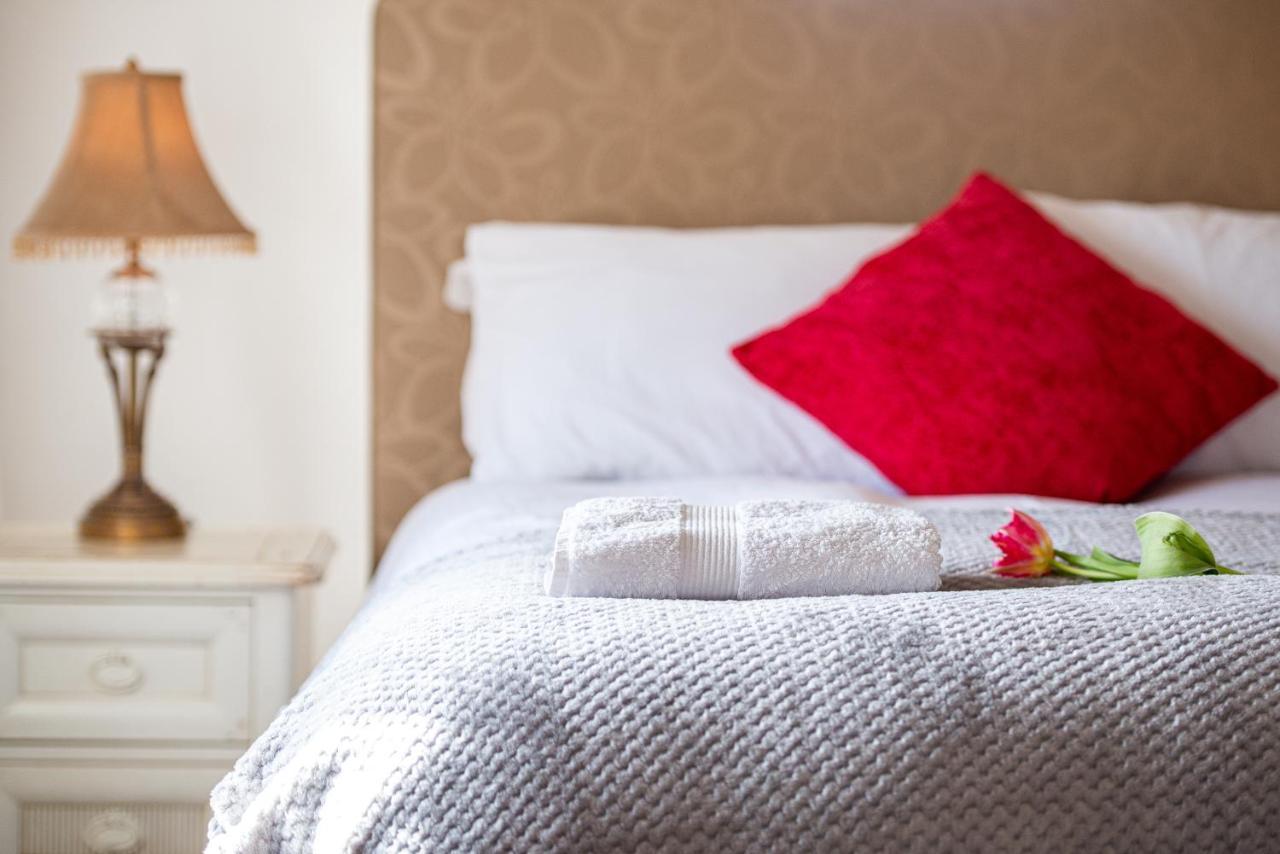 Stylish Town Centre Stay - 2-Bed Luxury Suite With Wifi Stamford Exterior photo